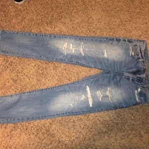 Men’s distressed American eagle jeans
